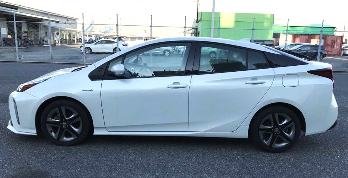 TOYOTA PRIUS 2019