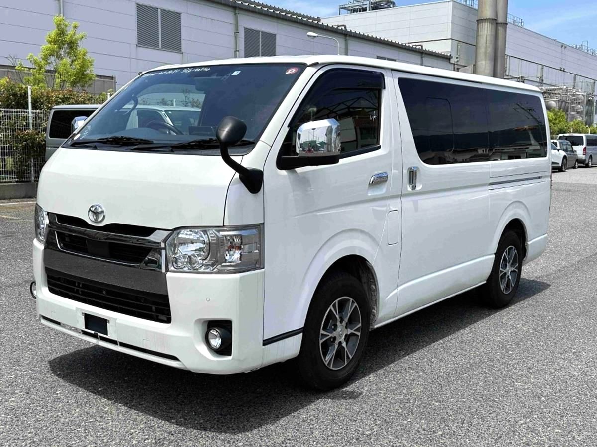 TOYOTA HIACE SUPER GL 2020 PEARL