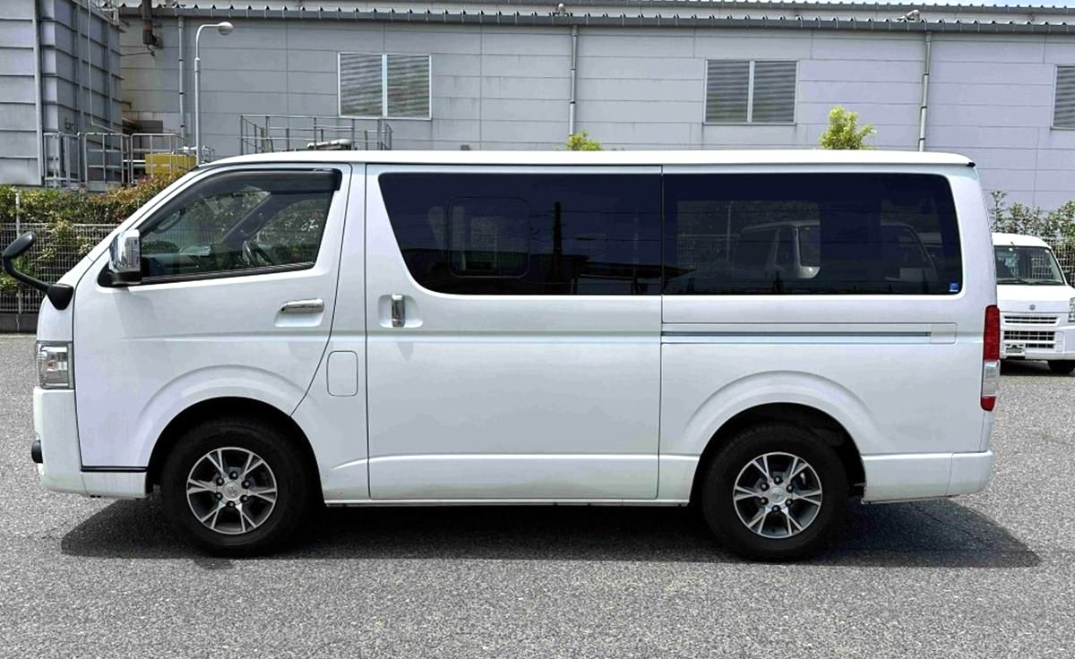 TOYOTA HIACE SUPER GL 2020 PEARL