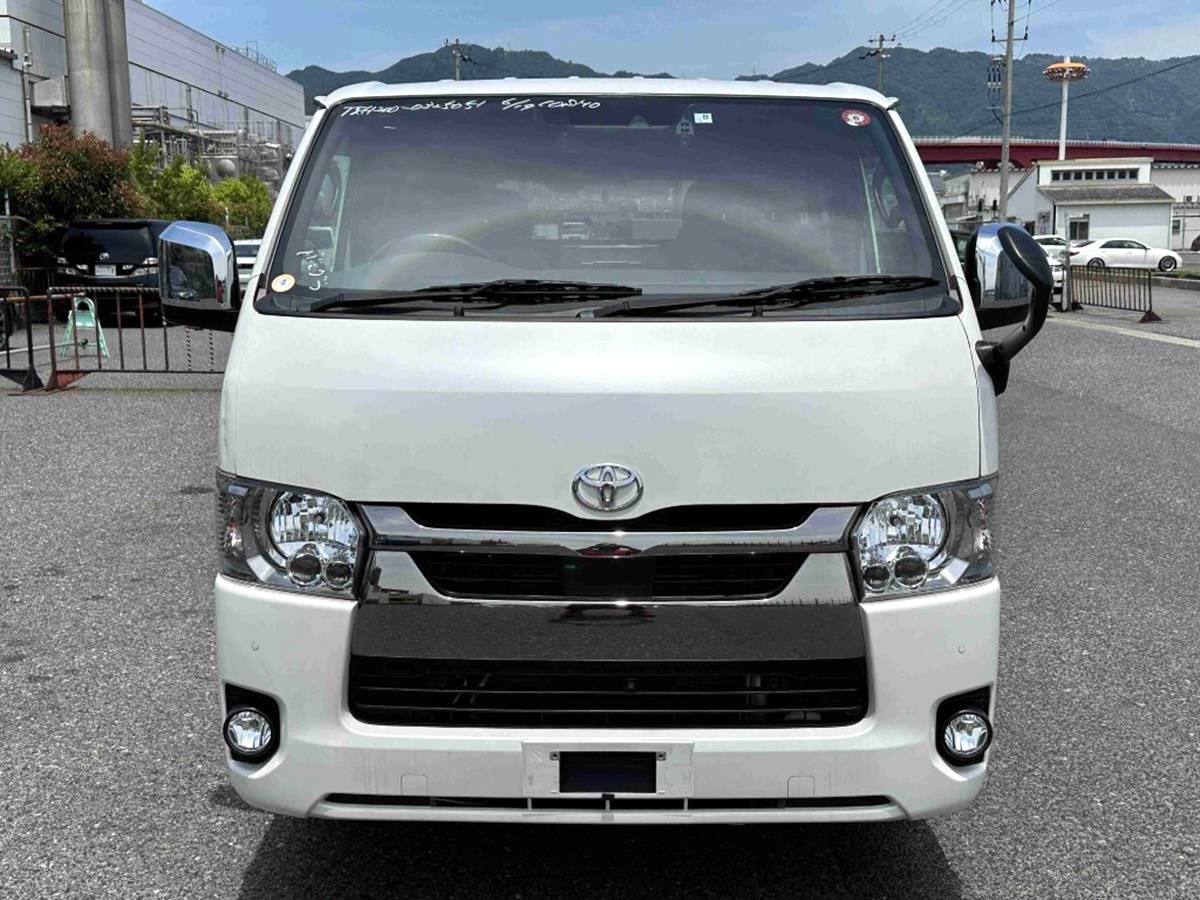 TOYOTA HIACE SUPER GL 2020 PEARL