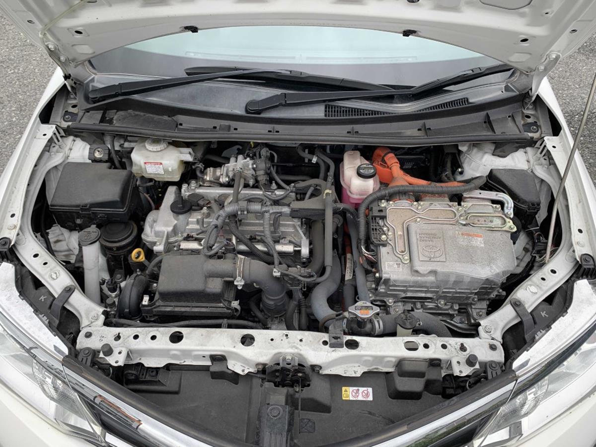 TOYOTA AXIO HV 2019 X WHITE