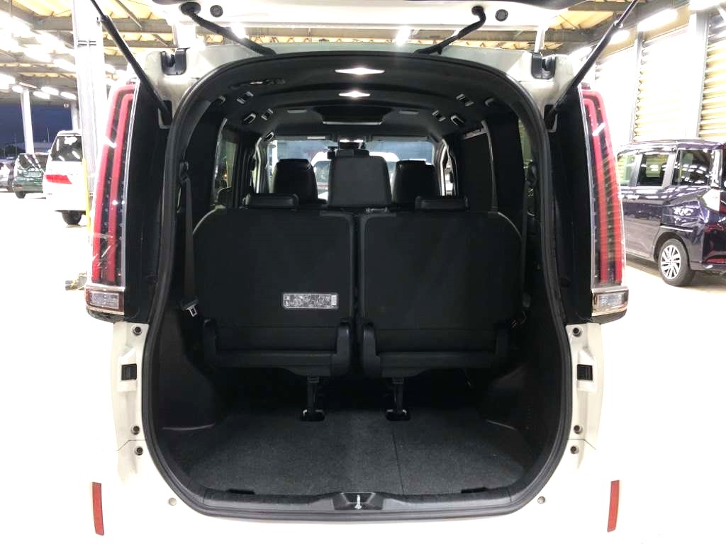 TOYOTA ESQUIRE GI PREMIUM 2020 HYBRID