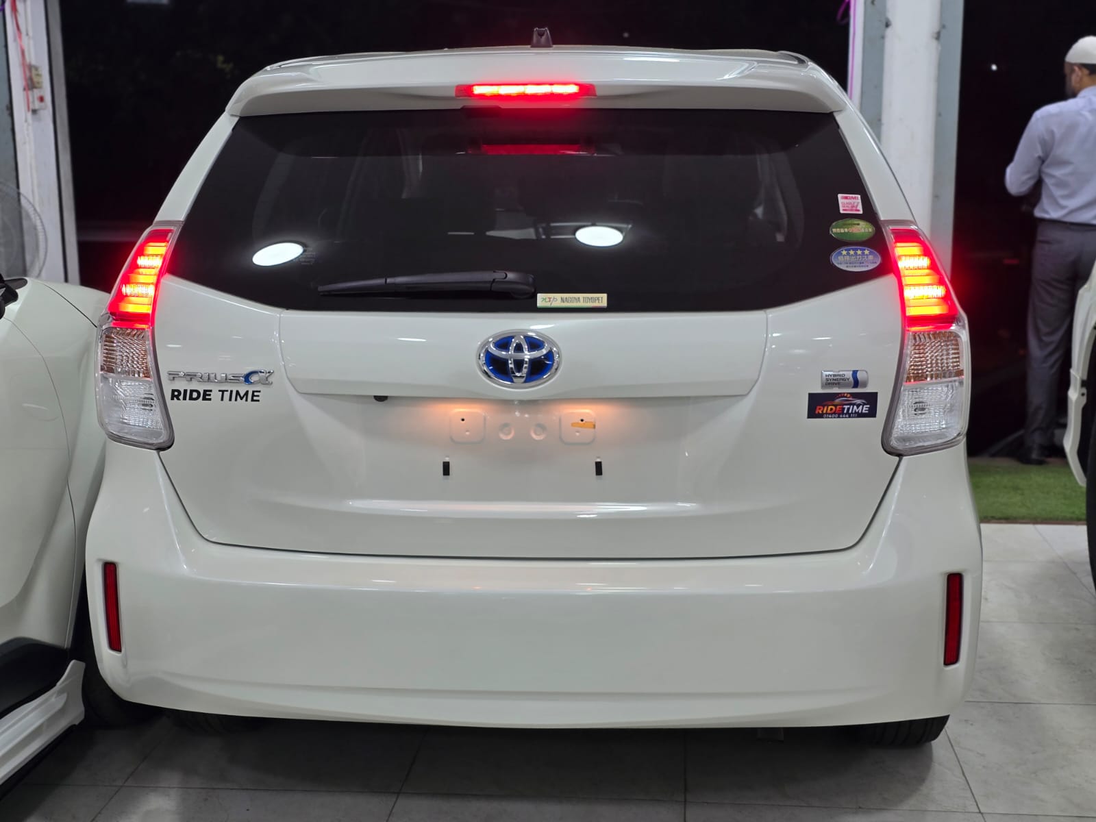 TOYOTA PRIUS ALPHA 2020 PEARL