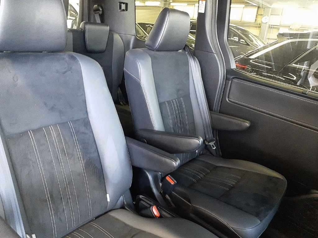 TOYOTA ESQUIRE GI PREMIUM 2020 PEARL