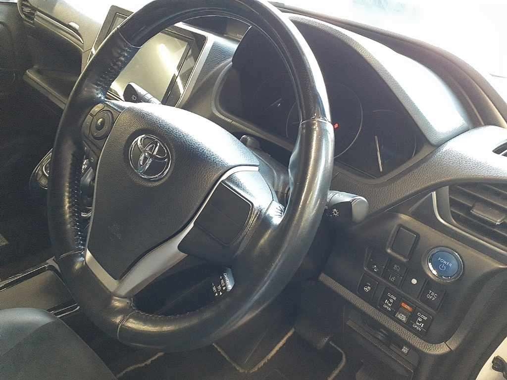 TOYOTA ESQUIRE GI PREMIUM 2020 PEARL