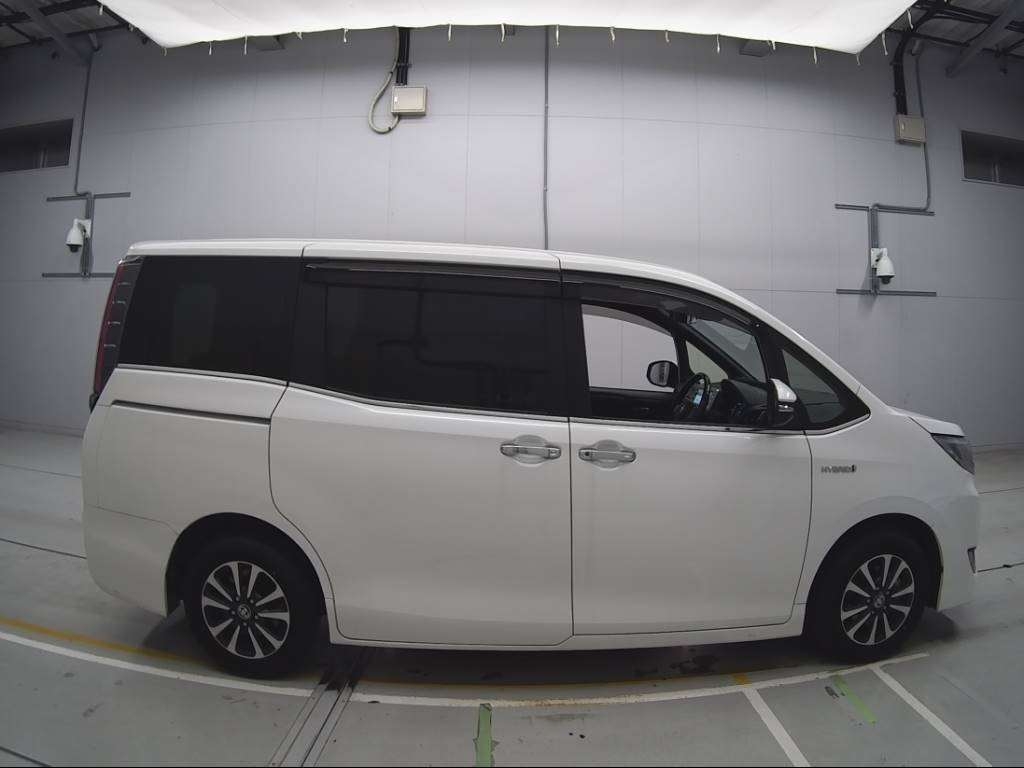 TOYOTA ESQUIRE GI PREMIUM 2020 PEARL