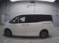 TOYOTA ESQUIRE GI PREMIUM 2020 PEARL