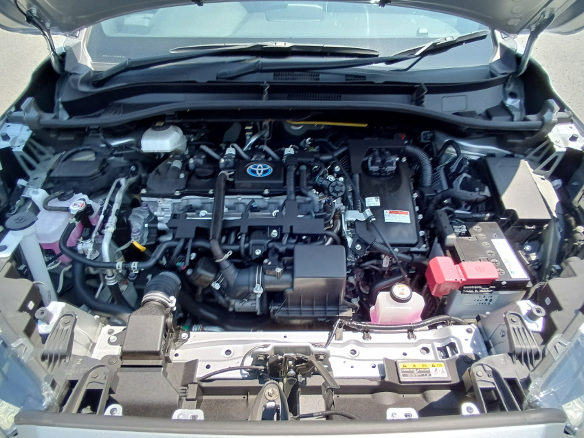 TOYOTA COROLLA CROSS Z HYBRID,2022 MODEL,METELIC SILVER