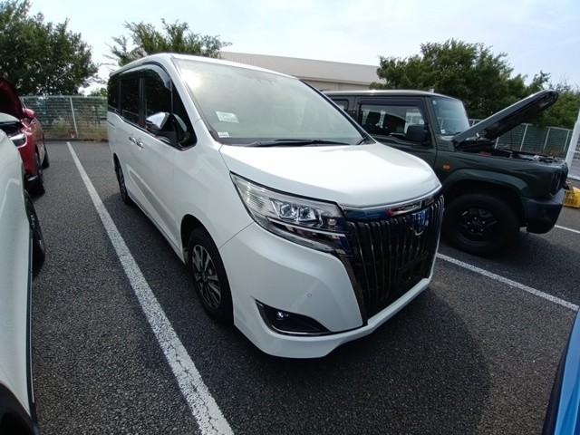 TOYOTA ESQUIRE GI PREMIUM HYBRID 2020 MODEL PEARL COLOR
