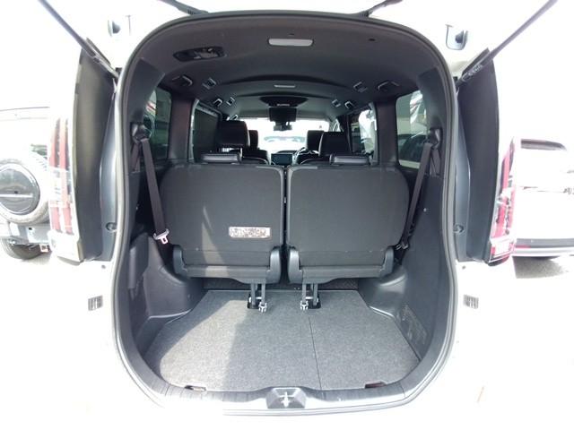 TOYOTA ESQUIRE GI PREMIUM HYBRID 2020 MODEL PEARL COLOR