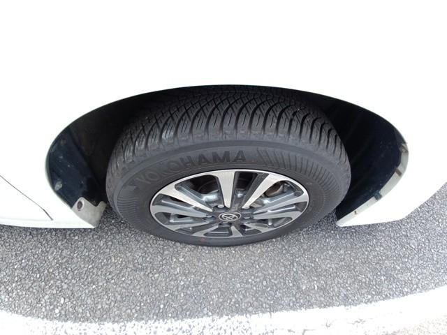 TOYOTA ESQUIRE GI PREMIUM HYBRID 2020 MODEL PEARL COLOR