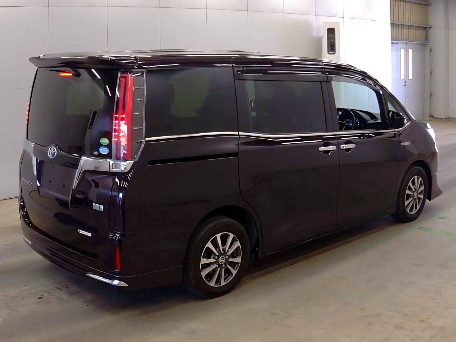 TOYOTA ESQUIRE GI  HYBRIDE WINE PURPLE 2020 MODEL