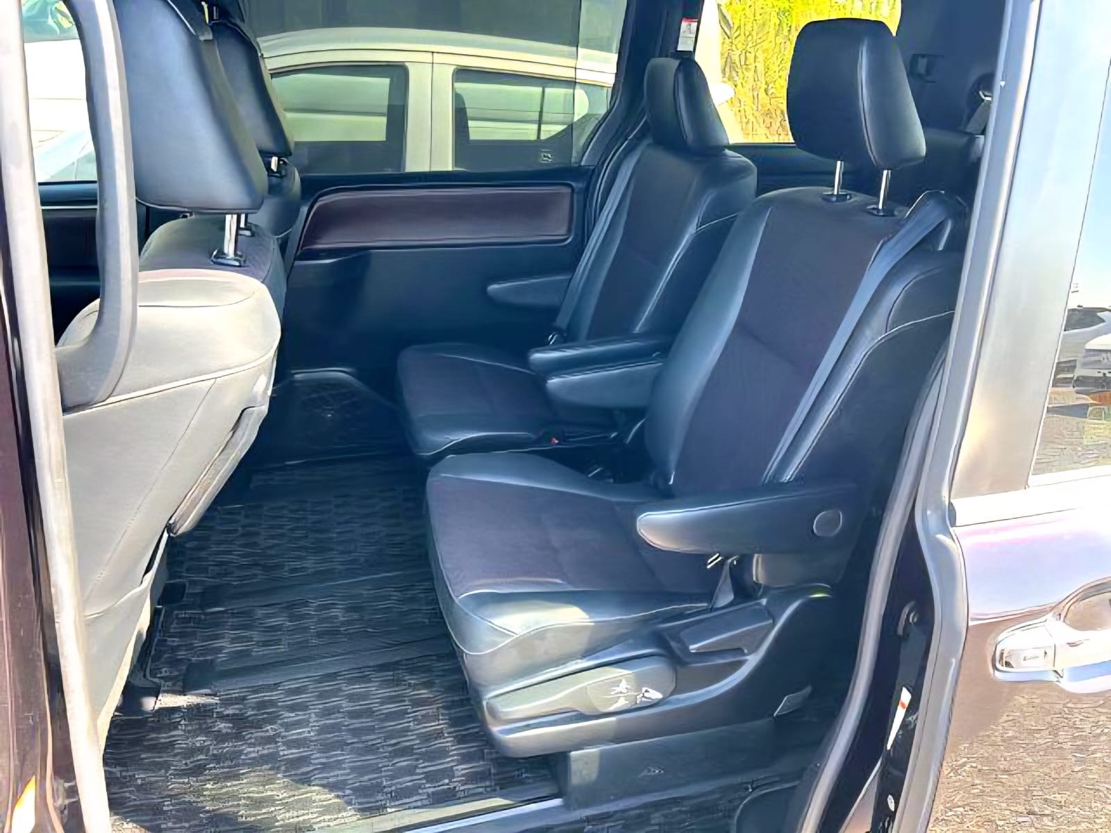 TOYOTA ESQUIRE GI  HYBRIDE WINE PURPLE 2020 MODEL