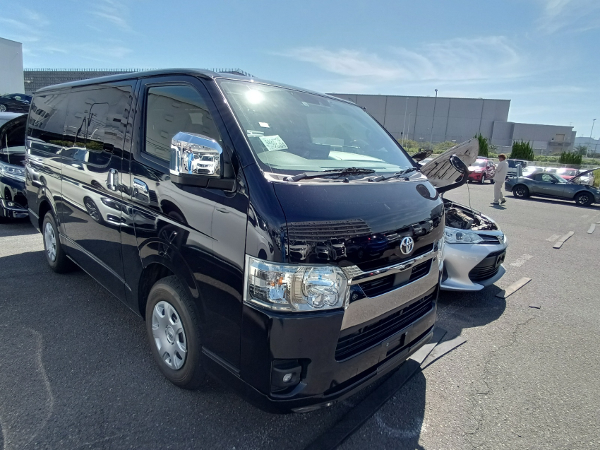 TOYOTA HIACE SUPER GL,DARK PRIME PACKAGE,2O22 MODEL SPARKING BLACK