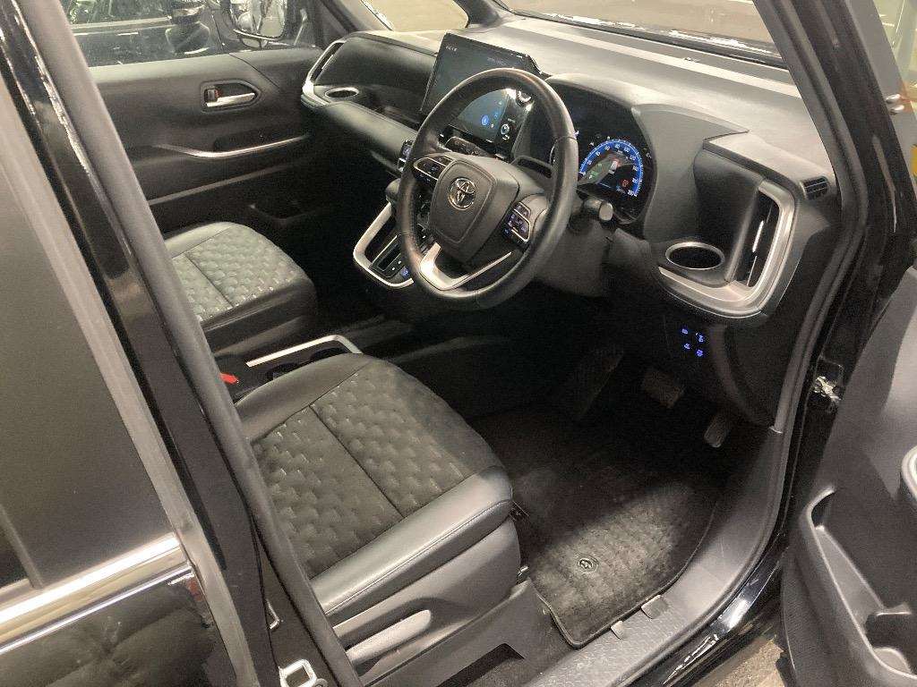 TOYOTA VOXY S-Z,2022 MODEL,BLACK COLOR