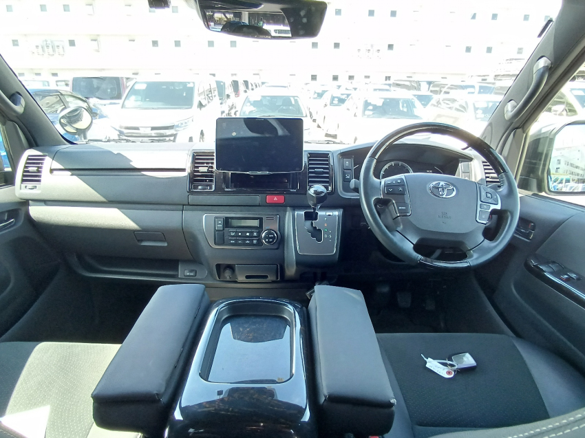 TOYOTA HIACE SUPER GL,DARK PRIME PACKAGE,2O22 MODEL SPARKING BLACK