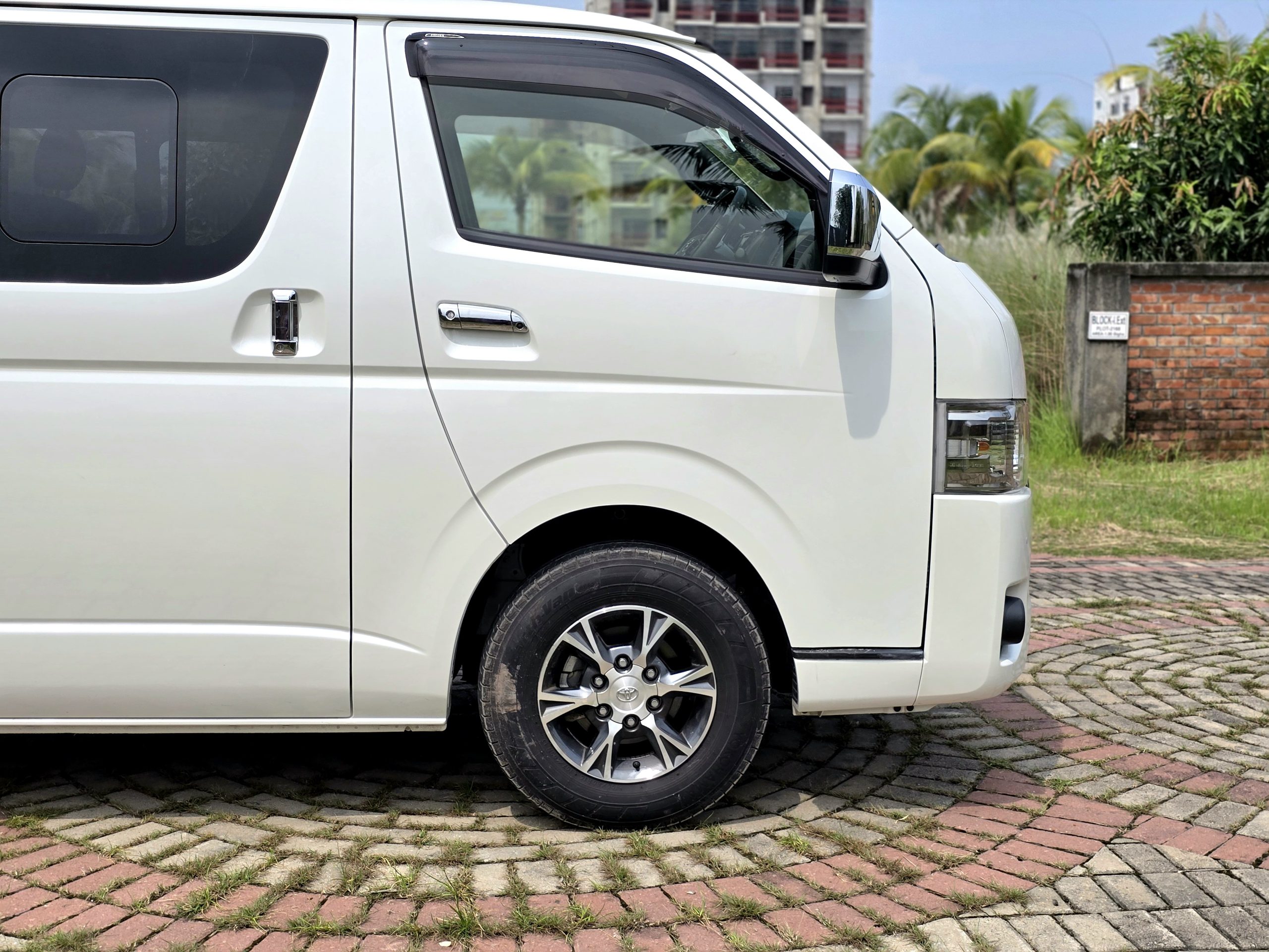 TOYOTA HIACE SUPER GL,2020 MODEL,PEARL COLOR