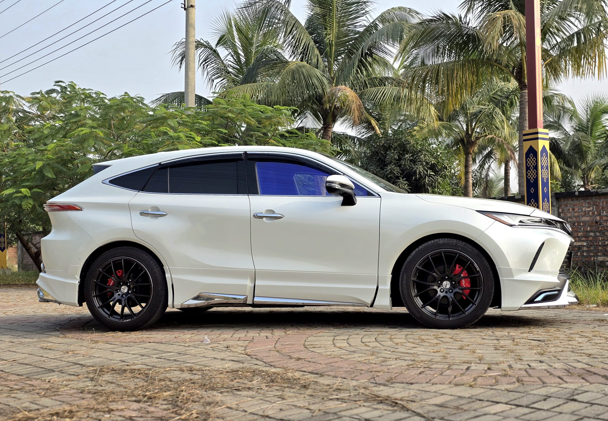TOYOTA HARRIER HYBRID 2021 MODEL PEARL COLOR