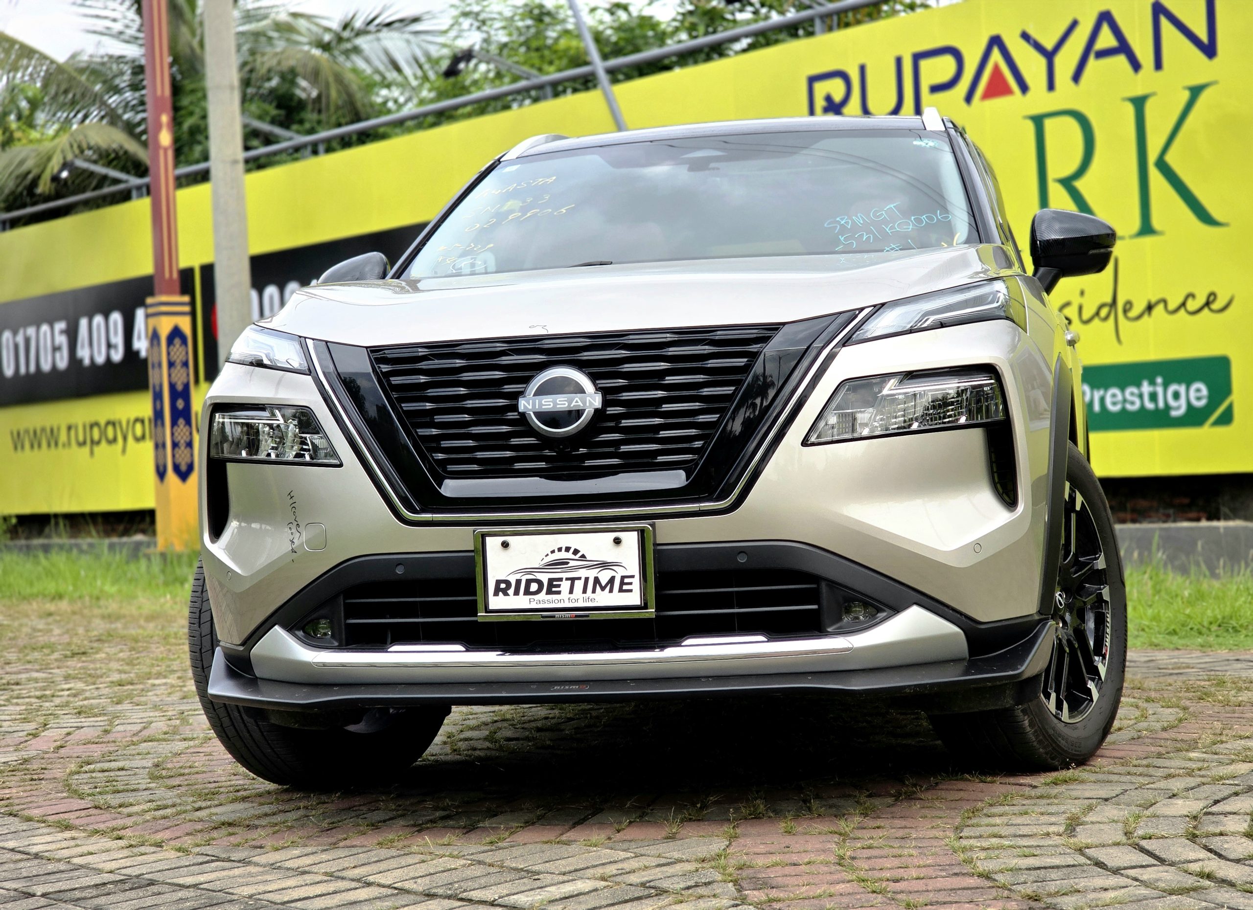 NISSAN X-TRAIL GE-4ORCE HYBRID 2023 MODEL GOLD COLOR