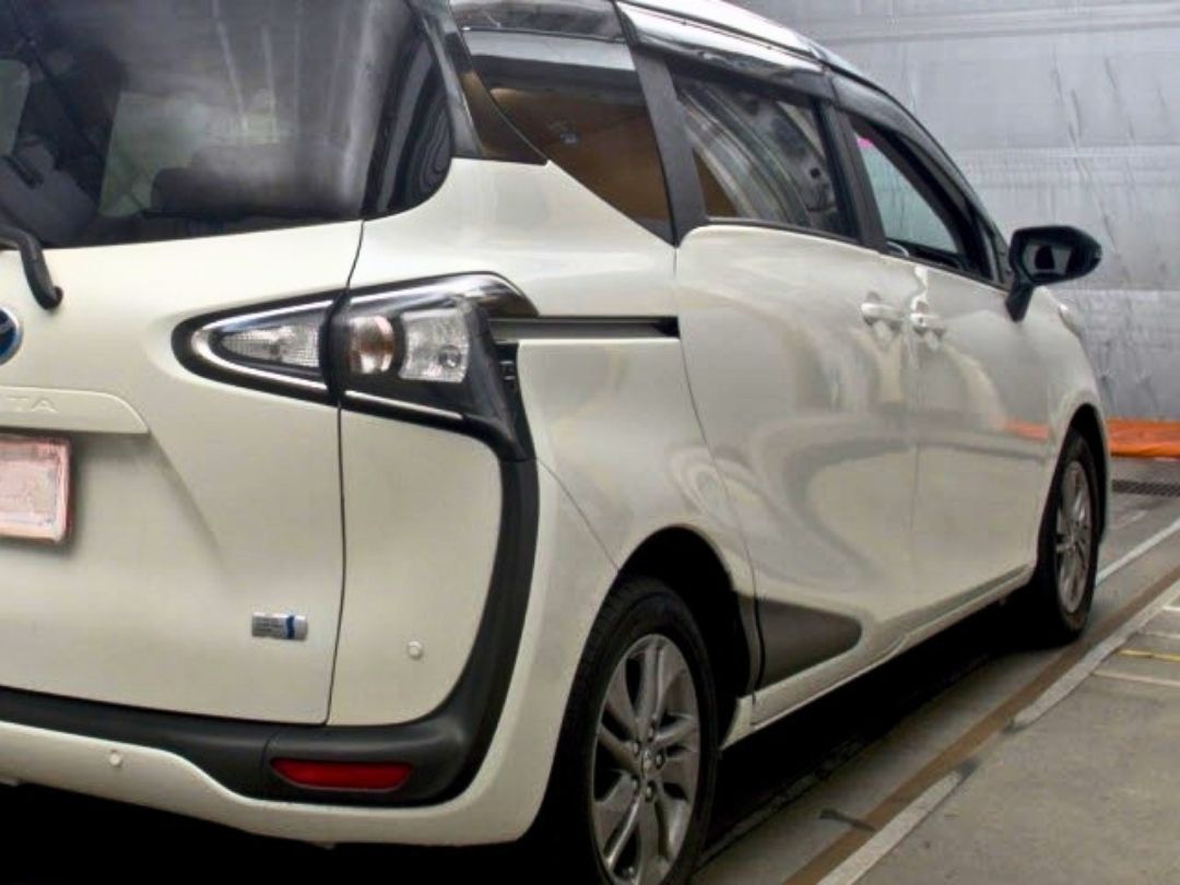 TOYOTA SIENTA HYBRID X  2021 MODEL PEARL COLOR