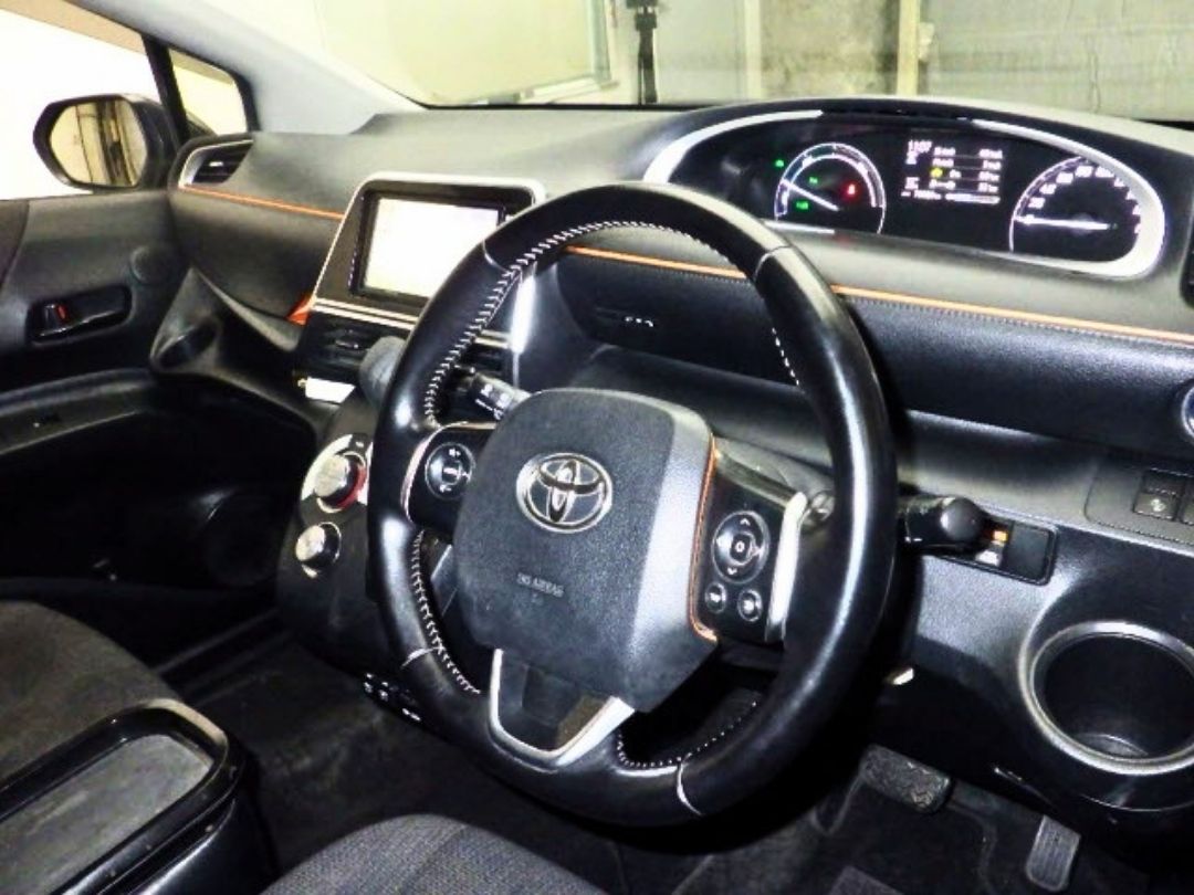 TOYOTA SIENTA HYBRID X  2021 MODEL PEARL COLOR