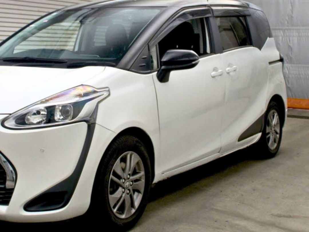 TOYOTA SIENTA HYBRID X  2021 MODEL PEARL COLOR