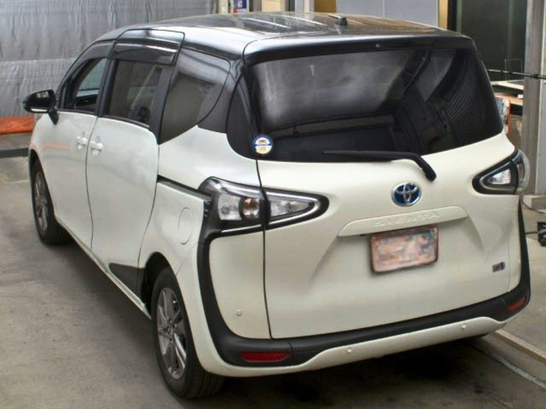 TOYOTA SIENTA HYBRID X  2021 MODEL PEARL COLOR
