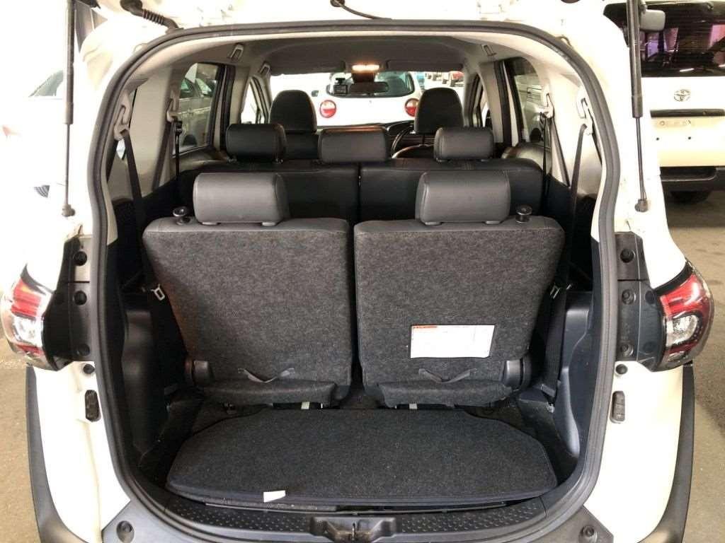 TOYOTA SIENTA HYBRIDE G CUERO PACKAGE 2020 MODEL PEARL COLOR