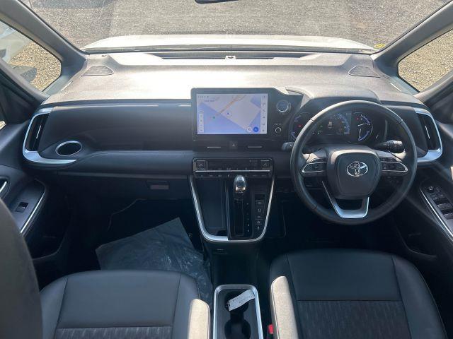 TOYOTA NOAH S-Z HYBRID 2022 MODEL PEARL DUAL TONE