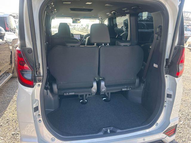 TOYOTA NOAH S-Z HYBRID 2022 MODEL PEARL DUAL TONE