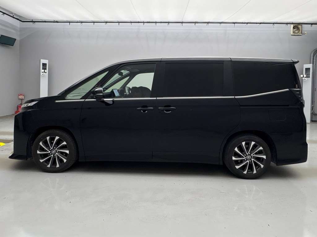 TOYOTA VOXY S-Z,2022 MODEL,BLACK COLOR