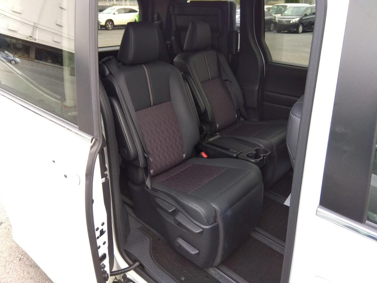 TOYOTA NOAH S-Z HYBRID 2022 MODEL PEARL COLOR
