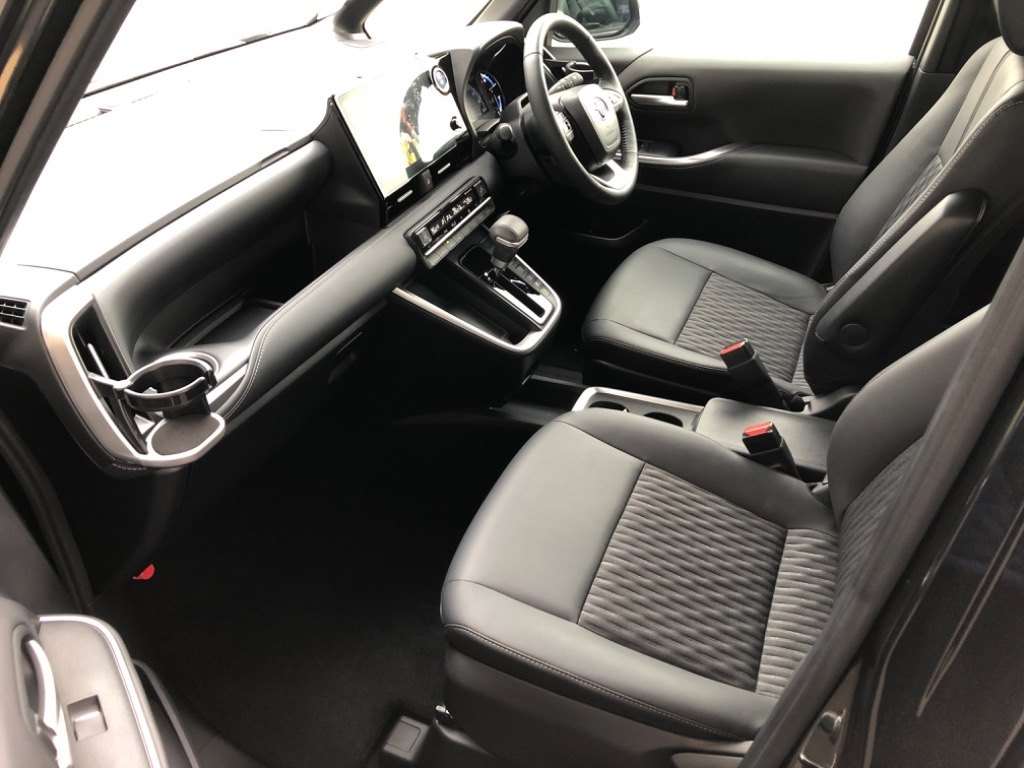 TOYOTA NOAH S-Z HYBRID 2023 MODEL GLITTER BLACK COLOR