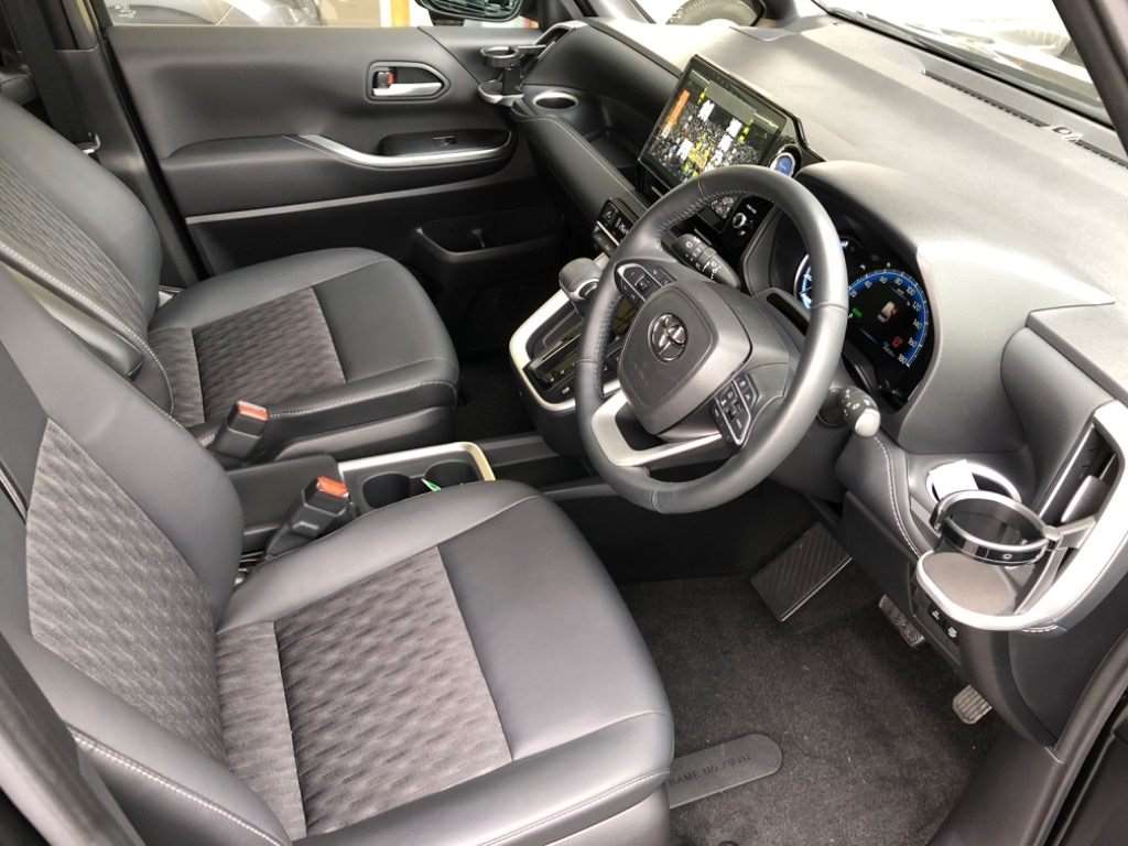 TOYOTA NOAH S-Z HYBRID 2023 MODEL GLITTER BLACK COLOR