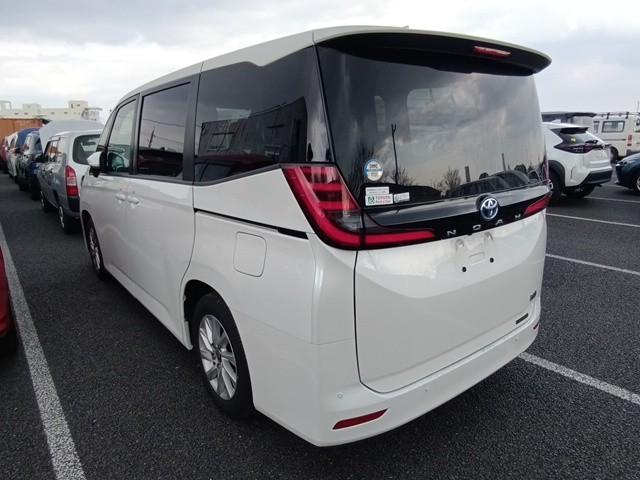 TOYOTA NOAH HYBRID G 2022 MODEL PEARL COLOR