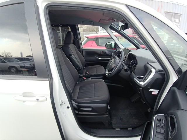 TOYOTA NOAH HYBRID G 2022 MODEL PEARL COLOR