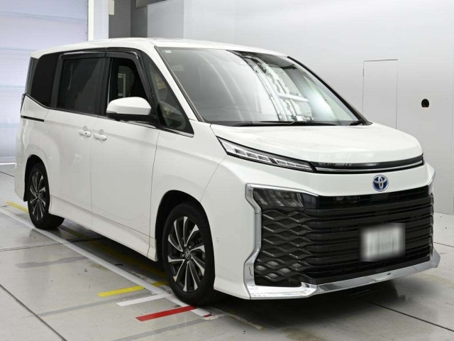 TOYOTA VOXY S-Z HYBRID 2022 MODEL PEARL COLOR