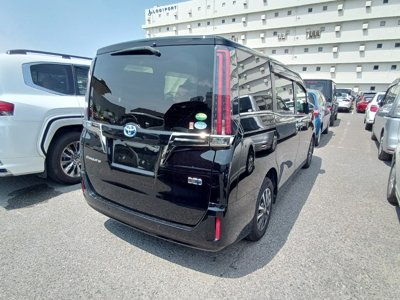 TOYOTA ESQUIRE GI PREMIUM HYBRID 2020 MODEL BLACK COLOR