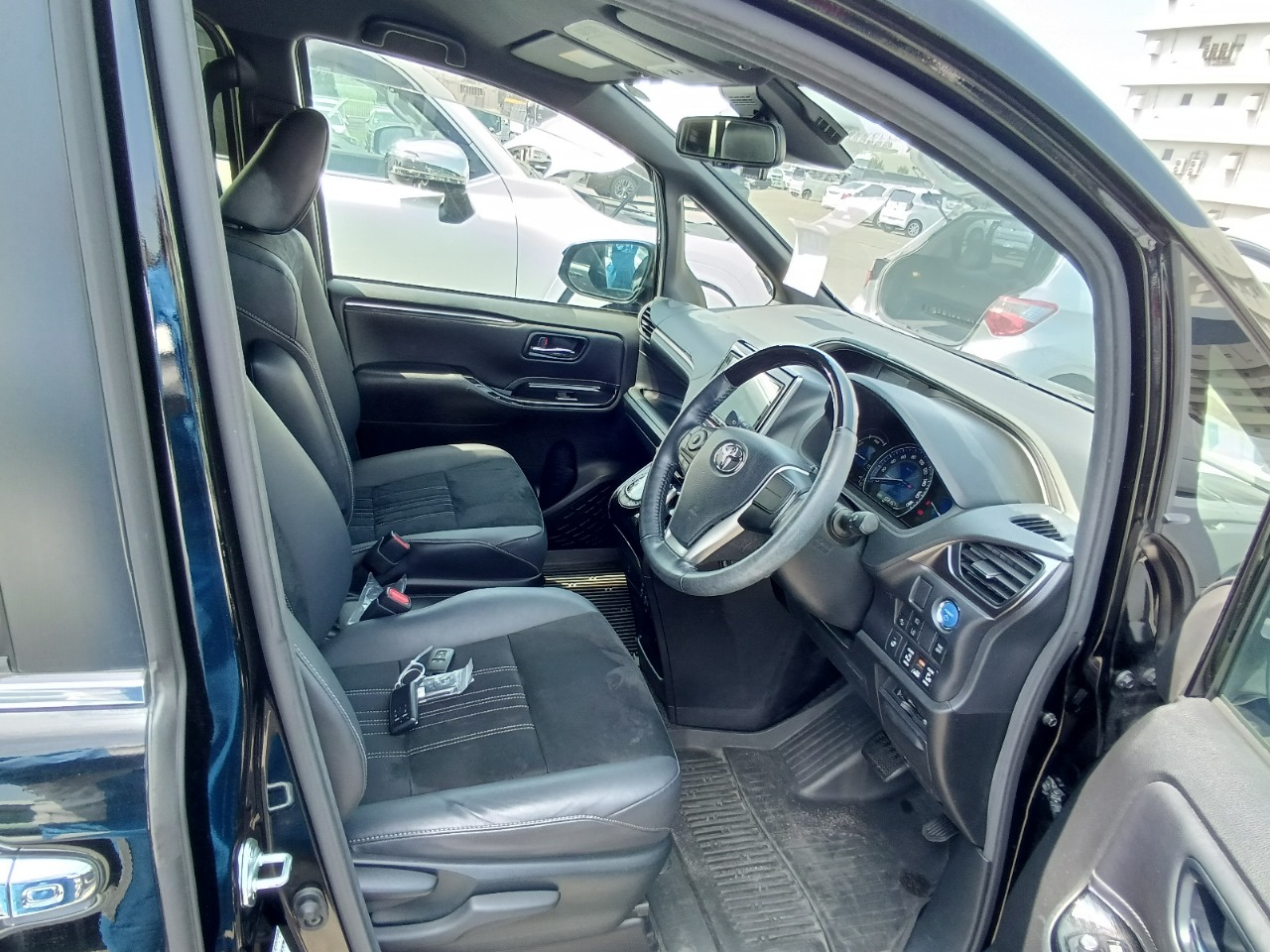 TOYOTA ESQUIRE GI PREMIUM HYBRID 2020 MODEL BLACK COLOR