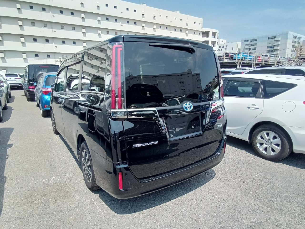 TOYOTA ESQUIRE GI PREMIUM HYBRID 2020 MODEL BLACK COLOR