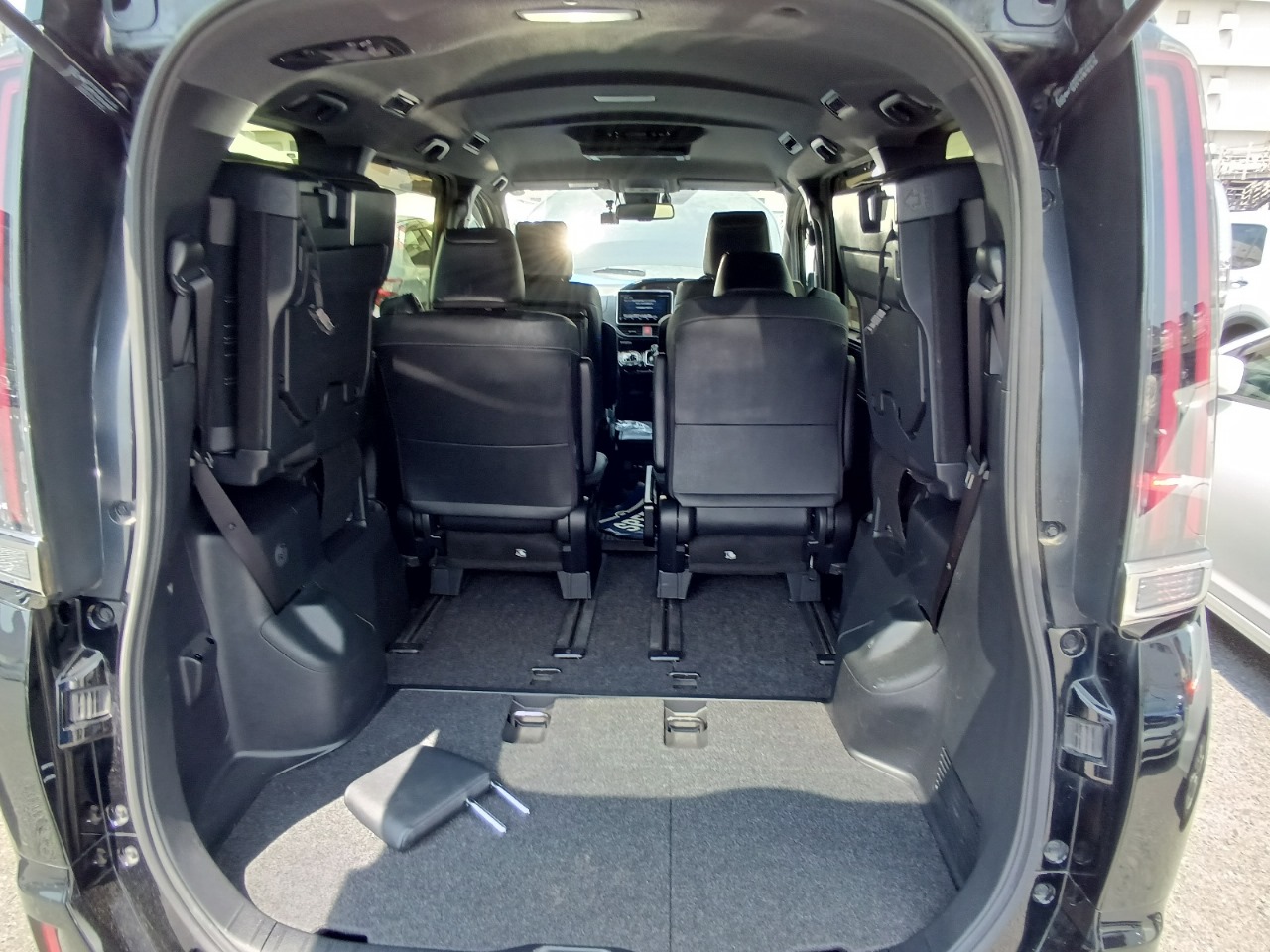 TOYOTA ESQUIRE GI PREMIUM HYBRID 2020 MODEL BLACK COLOR