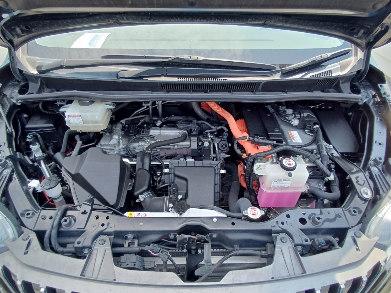 TOYOTA ESQUIRE GI PREMIUM HYBRID 2020 MODEL BLACK COLOR