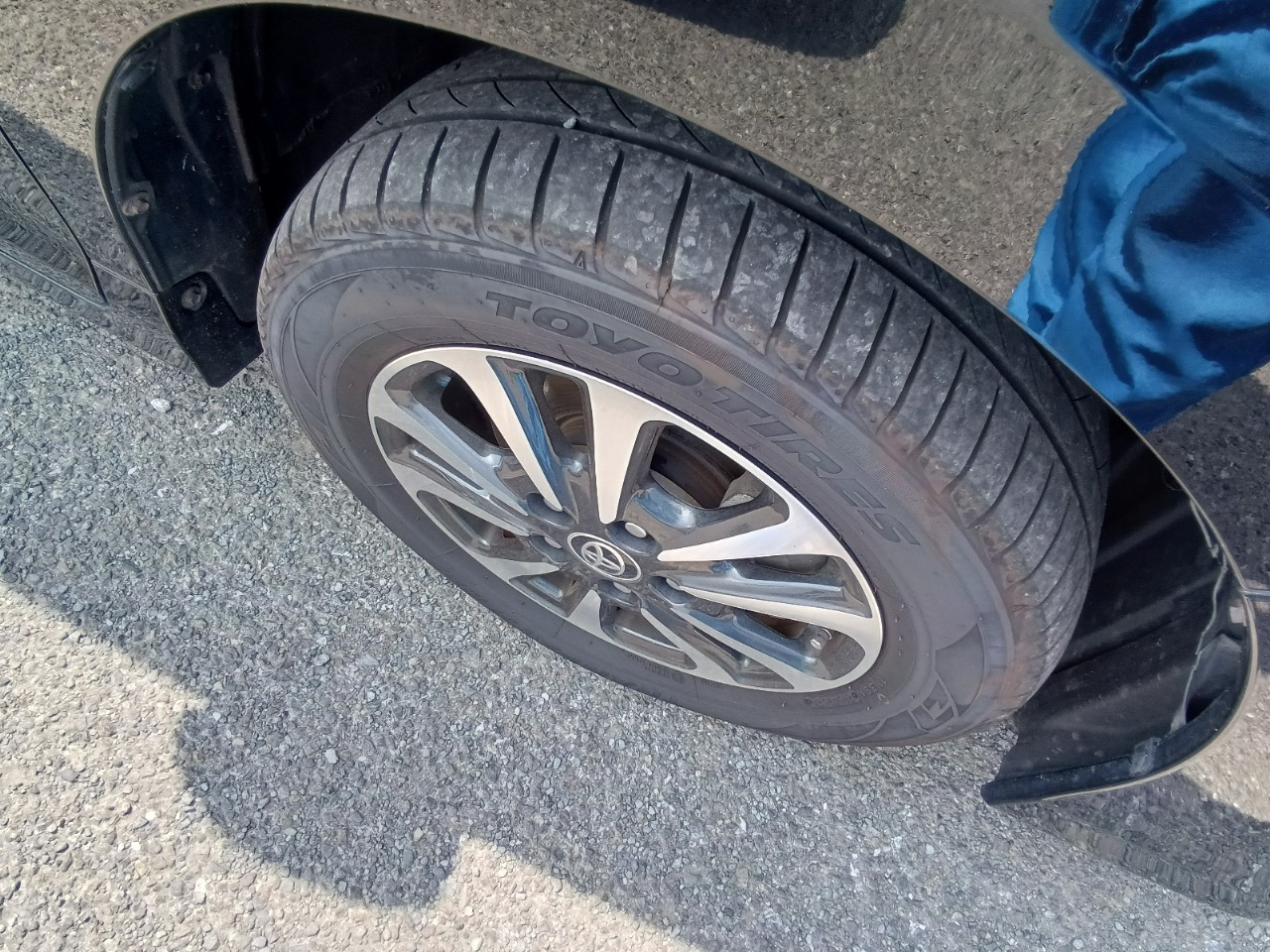 TOYOTA ESQUIRE GI PREMIUM HYBRID 2020 MODEL BLACK COLOR