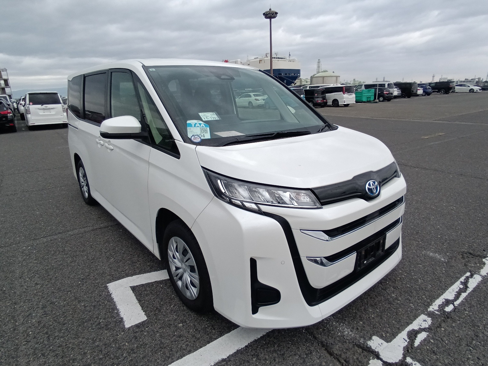 TOYOTA NOAH X HYBRID 2022 MODEL PEARL COLOR