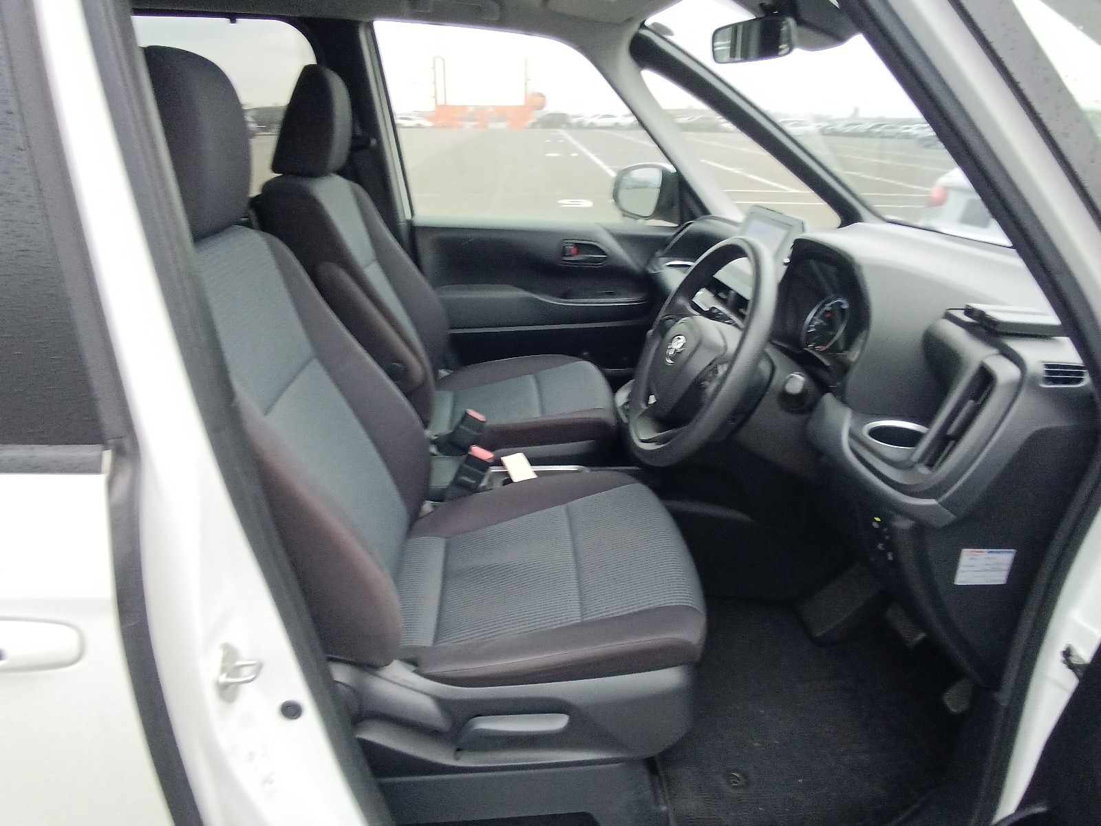 TOYOTA NOAH X HYBRID 2022 MODEL PEARL COLOR