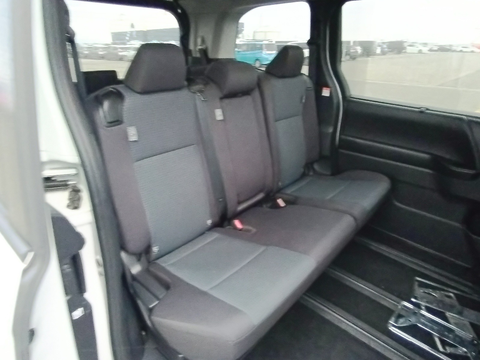 TOYOTA NOAH X HYBRID 2022 MODEL PEARL COLOR
