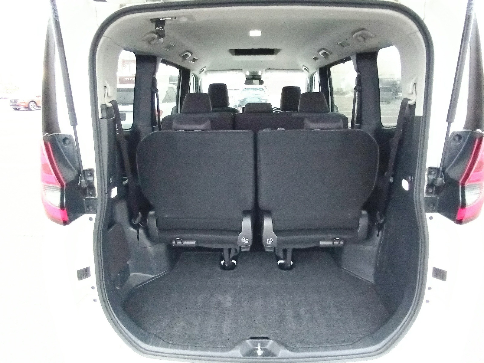 TOYOTA NOAH X HYBRID 2022 MODEL PEARL COLOR