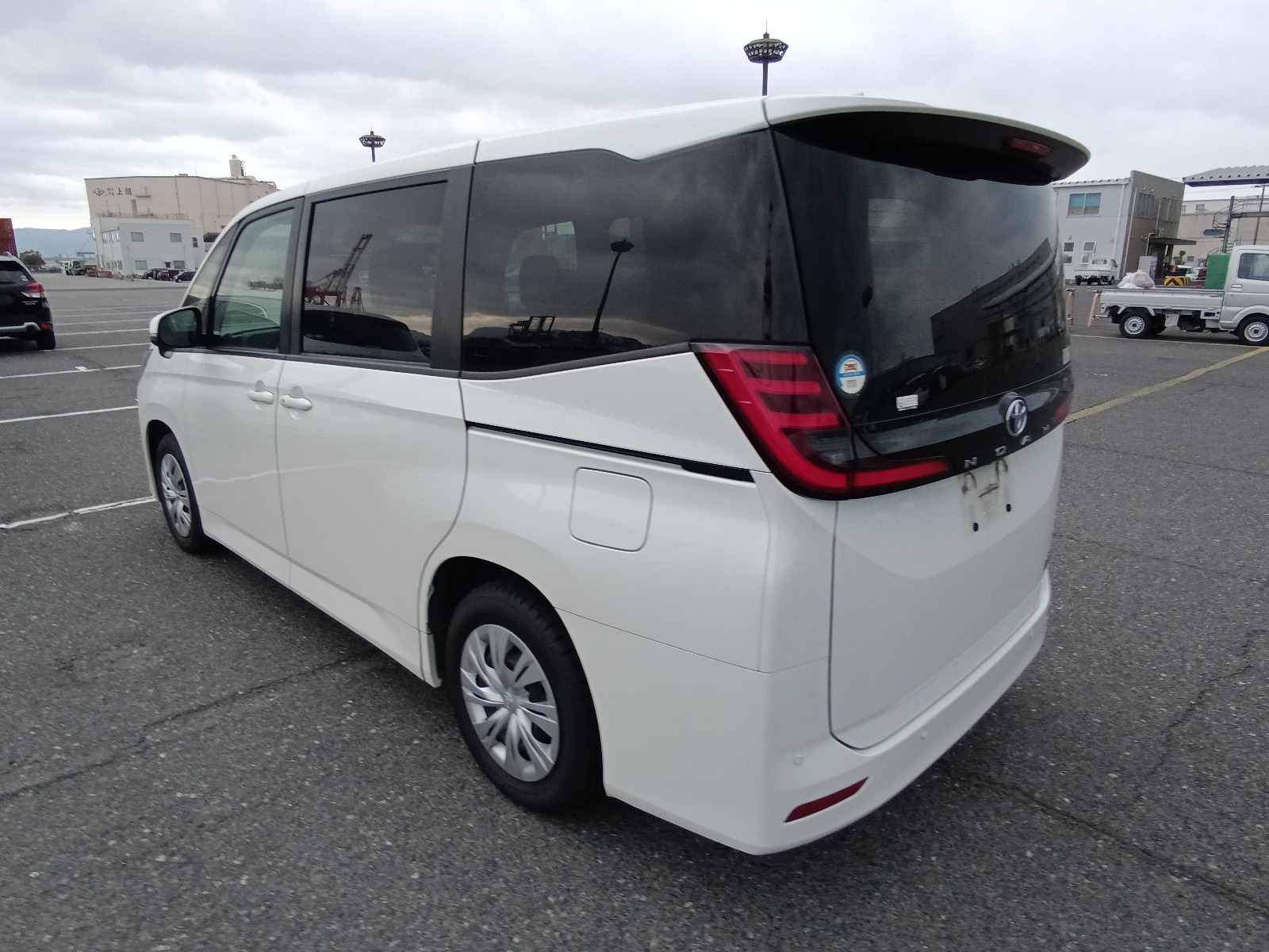 TOYOTA NOAH X 2022 MODEL PRARL COLOR