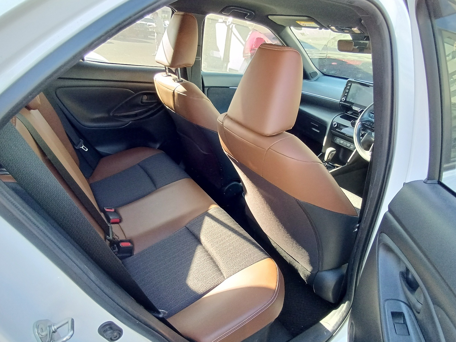 TOYOTA YARIS CROSS Z HYBRID 2022 MODEL PEARL TWO TONE COLOR