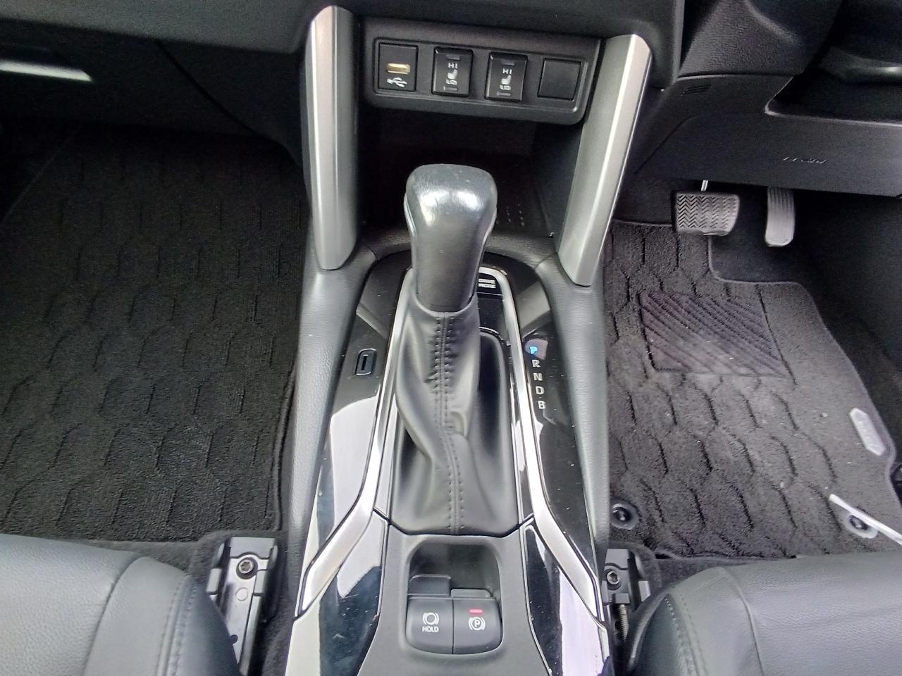 TOYOTA COROLLA CROSS Z LEATHER 2023 MODEL PEARL COLOR